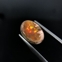 圖示-帶石火蛋白(Matrix Fire Opal)