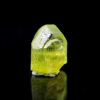 圖示-橄欖石晶體(Peridot)