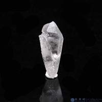 圖示-黑銀鈦晶體(Brookite in Quartz)