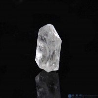 圖示-黑銀鈦晶體(Brookite in Quartz)