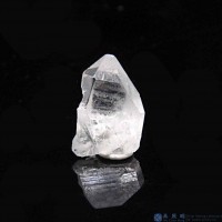 圖示-黑銀鈦晶體(Brookite in Quartz)