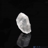 圖示-黑銀鈦晶體(Brookite in Quartz)