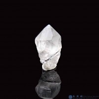 圖示-黑銀鈦晶體(Brookite in Quartz)