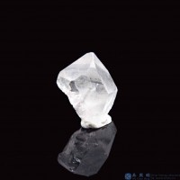 圖示-黑銀鈦晶體(Brookite in Quartz)
