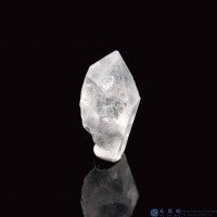 圖示-黑銀鈦晶體(Brookite in Quartz)