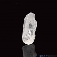 圖示-黑銀鈦晶體(Brookite in Quartz)
