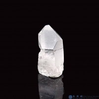 圖示-黑銀鈦晶體(Brookite in Quartz)