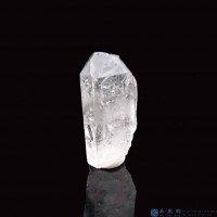 圖示-黑銀鈦晶體(Brookite in Quartz)