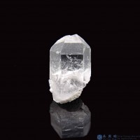 圖示-黑銀鈦晶體(Brookite in Quartz)