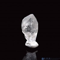 圖示-黑銀鈦晶體(Brookite in Quartz)