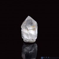 圖示-黑銀鈦晶體(Brookite in Quartz)