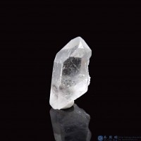 圖示-黑銀鈦晶體(Brookite in Quartz)