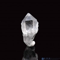 圖示-黑銀鈦晶體(Brookite in Quartz)