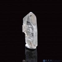 圖示-黑銀鈦晶體(Brookite in Quartz)