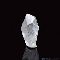 圖示-黑銀鈦晶體(Brookite in Quartz)