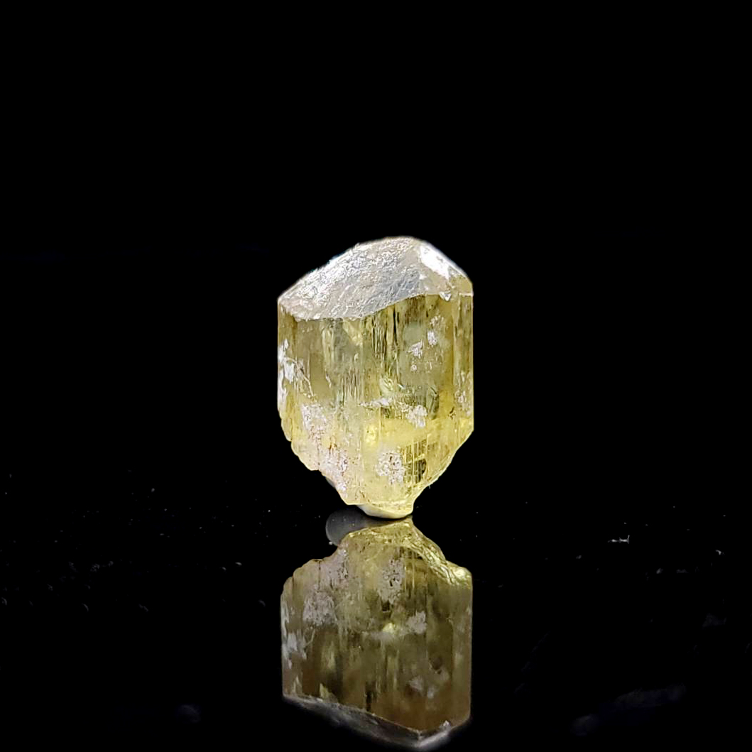 圖示-透明磷灰石晶體(Apatite)