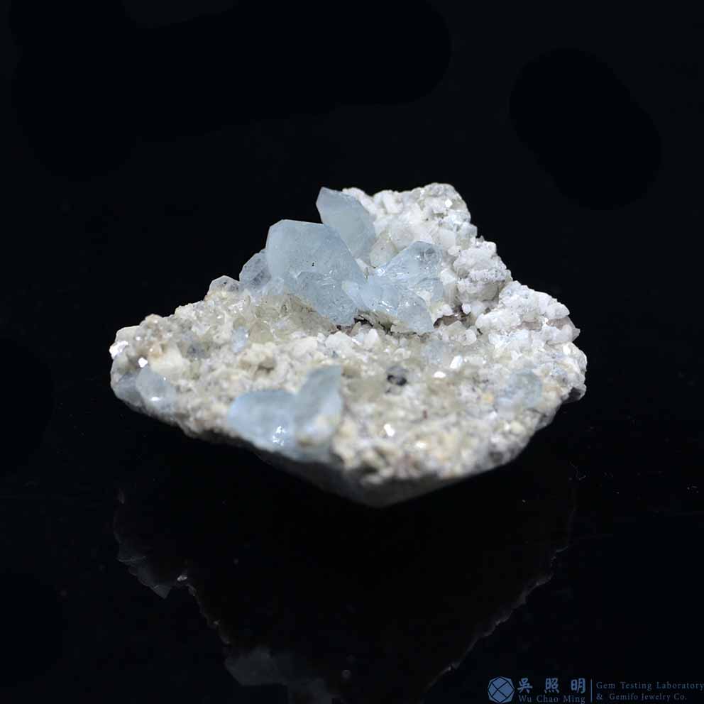 圖示-雪寶頂海藍寶晶體(Aquamarine)
