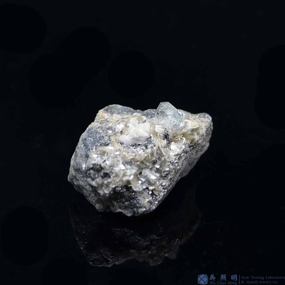 圖示-雪寶頂海藍寶晶體(Aquamarine)