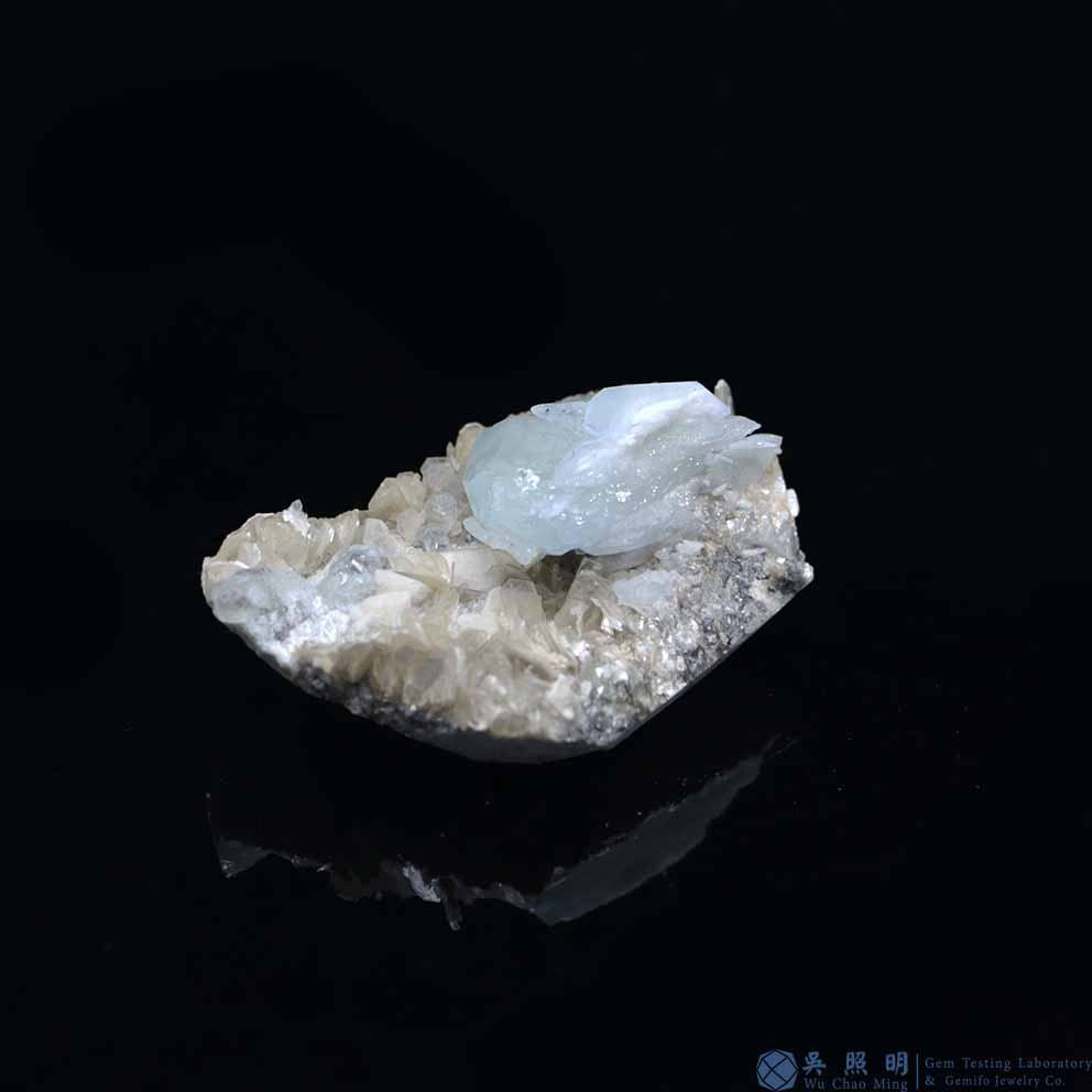 圖示-雪寶頂海藍寶晶體(Aquamarine)