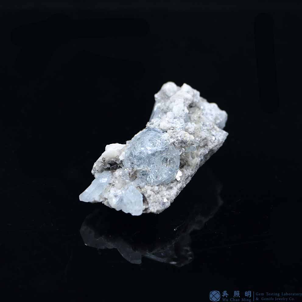 圖示-雪寶頂海藍寶晶體(Aquamarine)