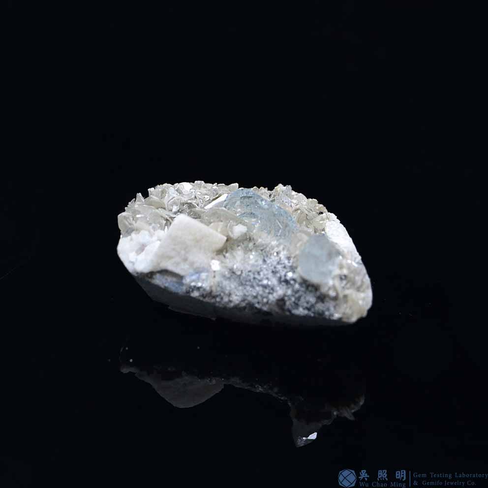 圖示-雪寶頂海藍寶晶體(Aquamarine)