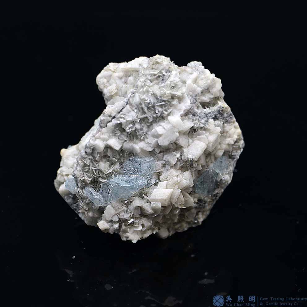 圖示-雪寶頂海藍寶晶體(Aquamarine)