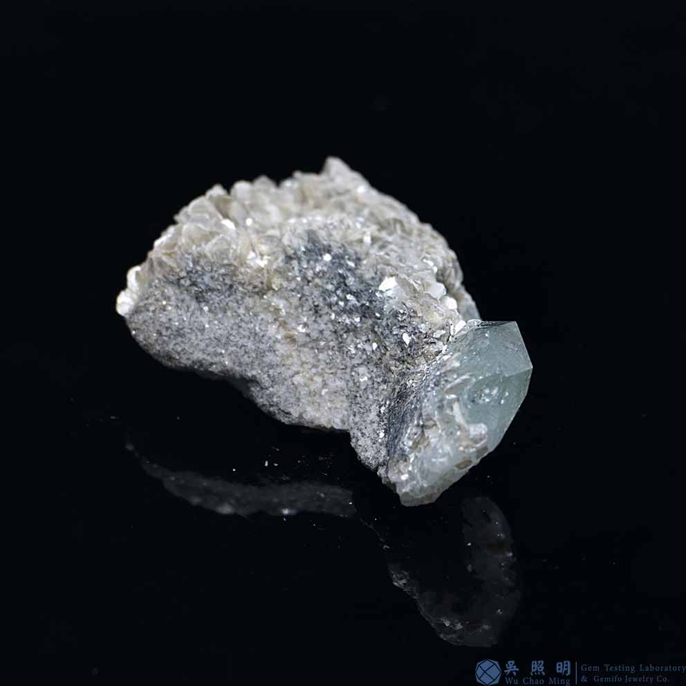 圖示-雪寶頂海藍寶晶體(Aquamarine)