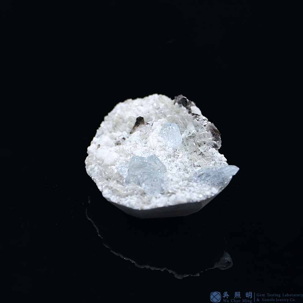圖示-雪寶頂海藍寶晶體(Aquamarine)
