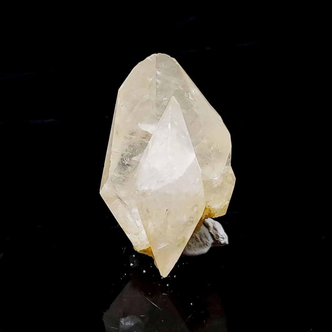 圖示-方解石雙晶原石(Calcite)