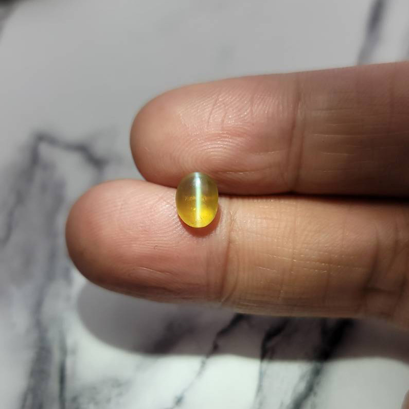 圖示-金綠貓眼裸石(Chrysoberyl cat’s eye)