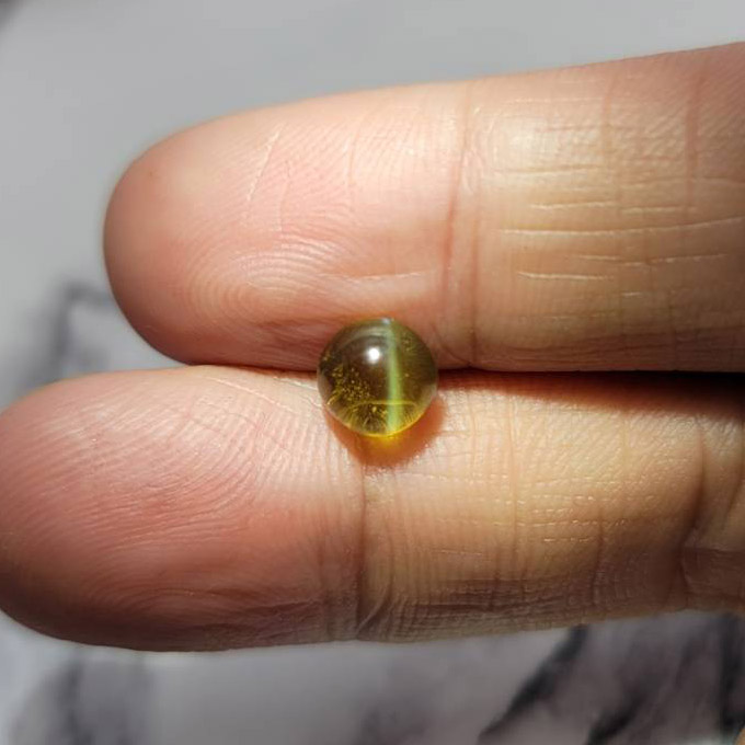 圖示-金綠貓眼裸石(Chrysoberyl cat’s eye)