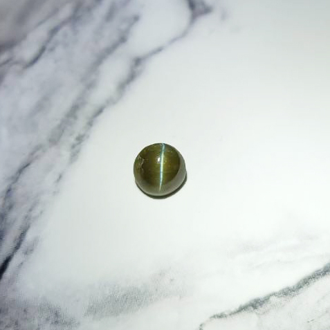 圖示-金綠貓眼裸石(Chrysoberyl cat’s eye)