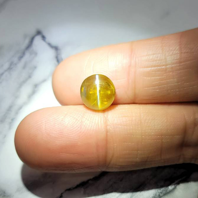 圖示-金綠貓眼裸石(Chrysoberyl cat’s eye)