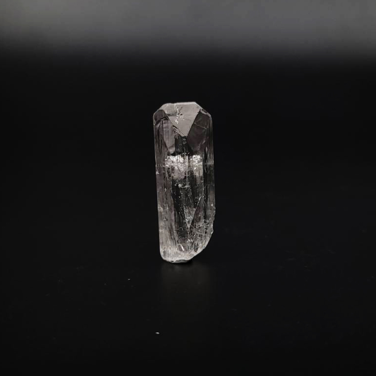 圖示-賽黃晶原石 (Danburite)