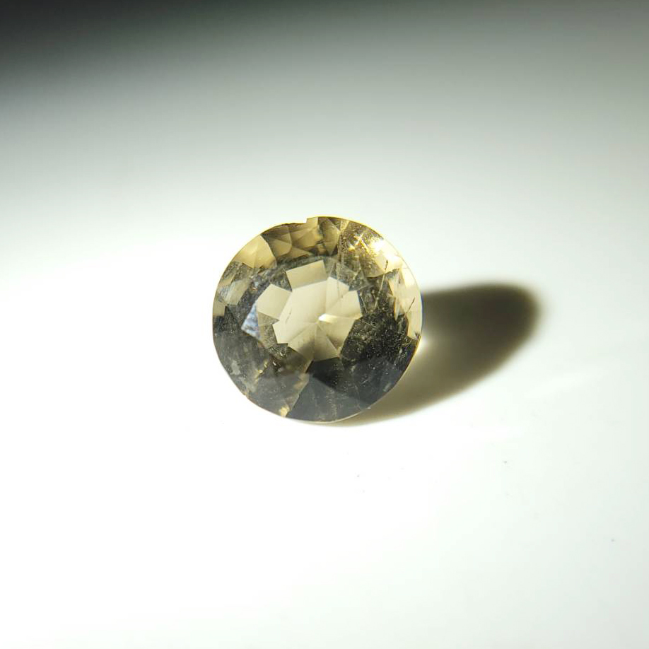 圖示-變色透鋰長石(Petalite)