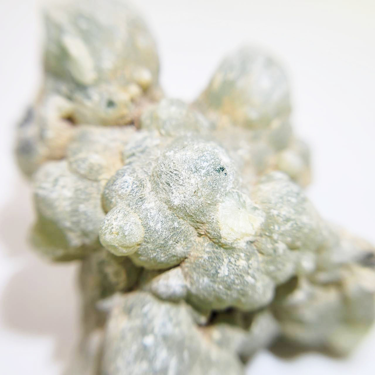 圖示-N-葡萄石晶體(Prehnite)