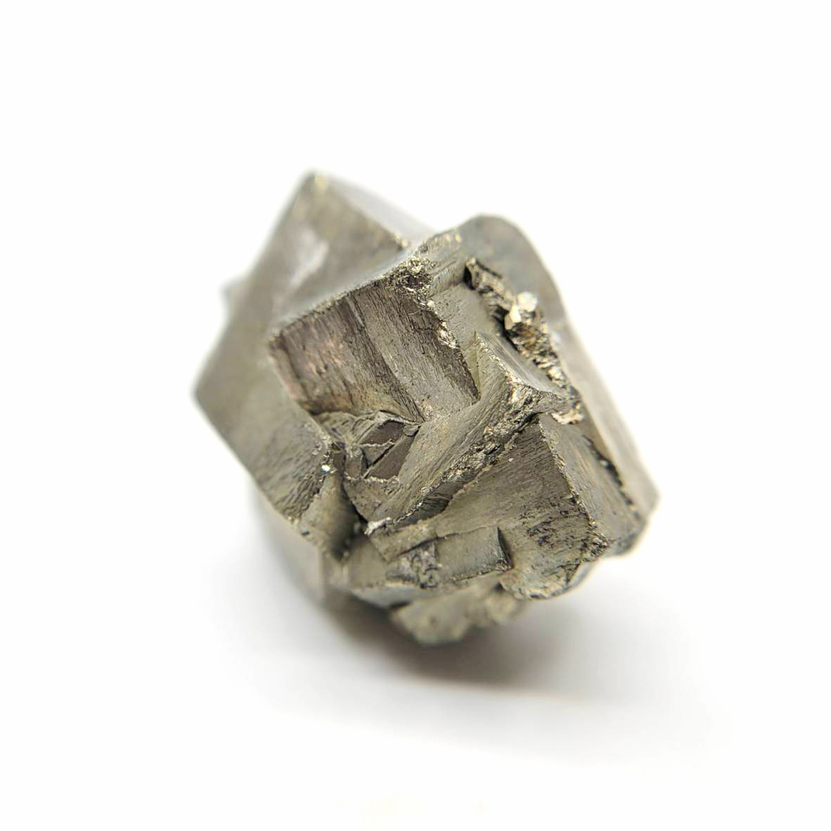 圖示-黃鐵礦(Pyrite)貫入雙晶