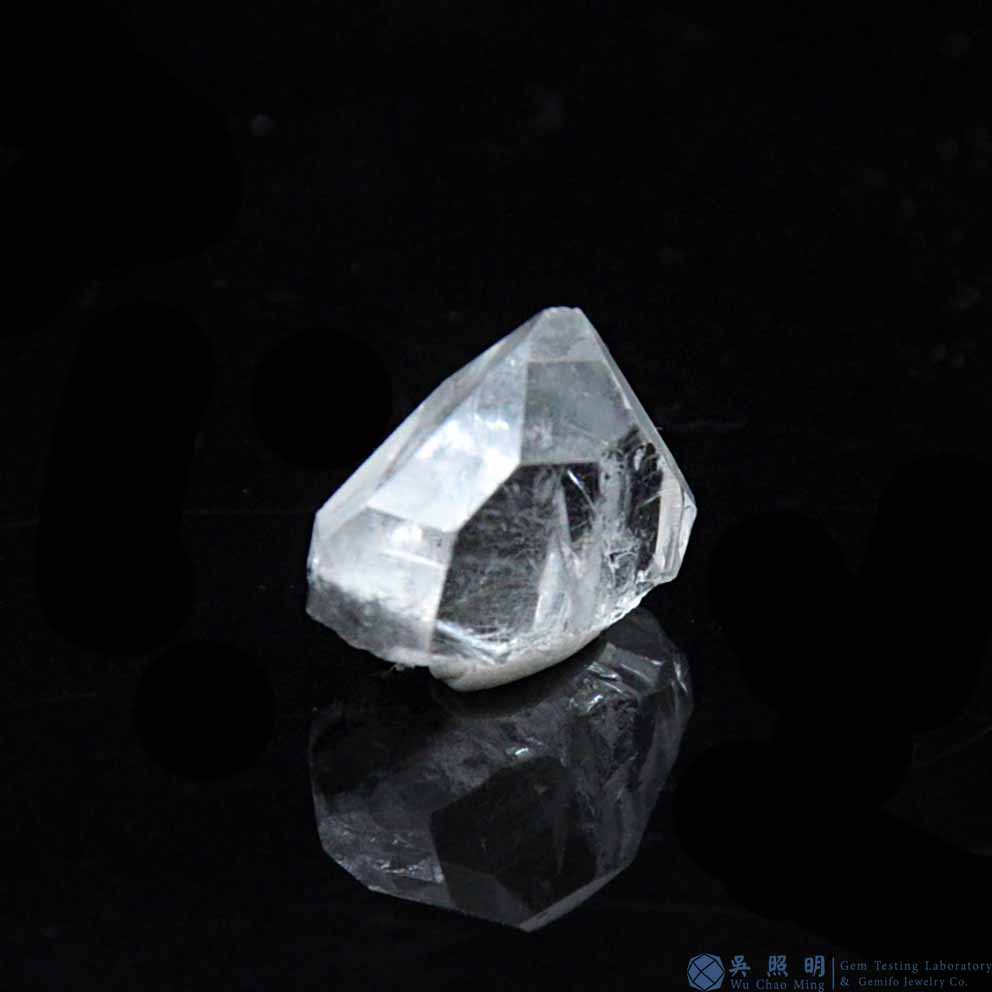 圖示-黑銀鈦晶體(Brookite in Quartz)
