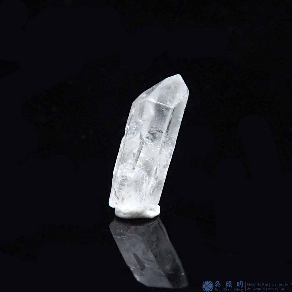 圖示-黑銀鈦晶體(Brookite in Quartz)