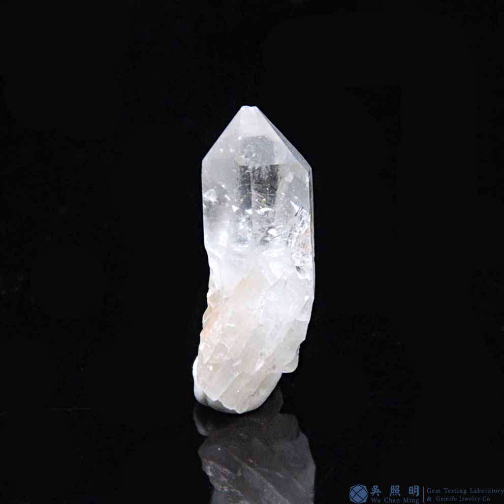 圖示-黑銀鈦晶體(Brookite in Quartz)