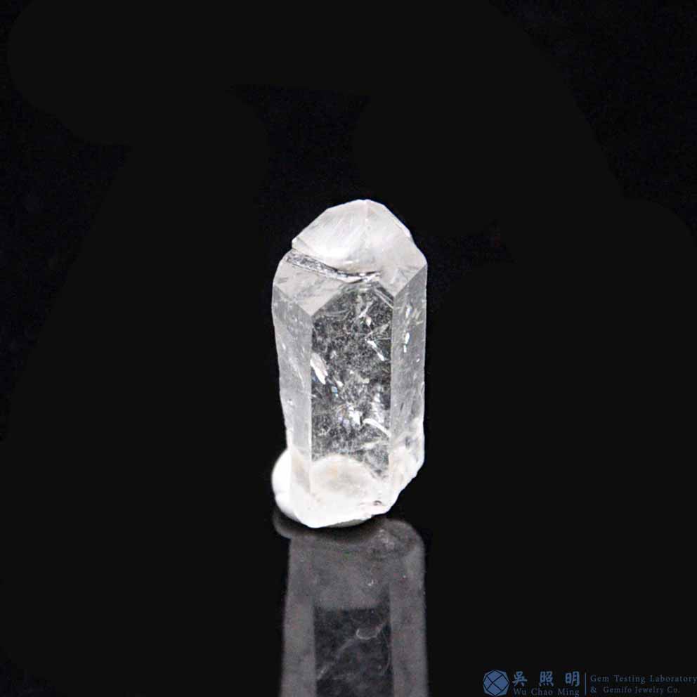 圖示-黑銀鈦晶體(Brookite in Quartz)
