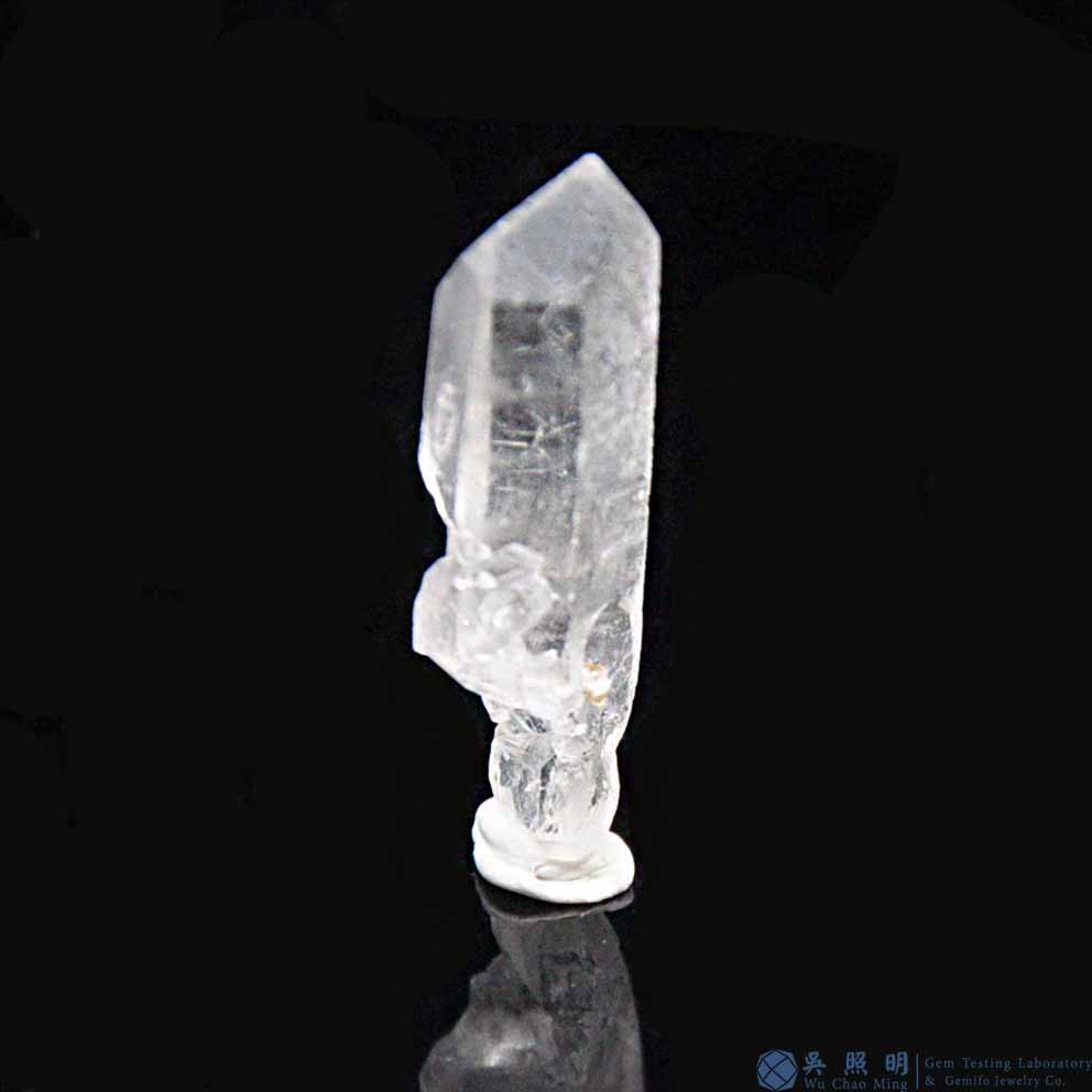 圖示-黑銀鈦晶體(Brookite in Quartz)