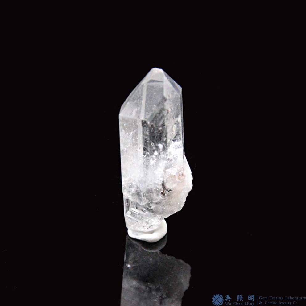 圖示-黑銀鈦晶體(Brookite in Quartz)