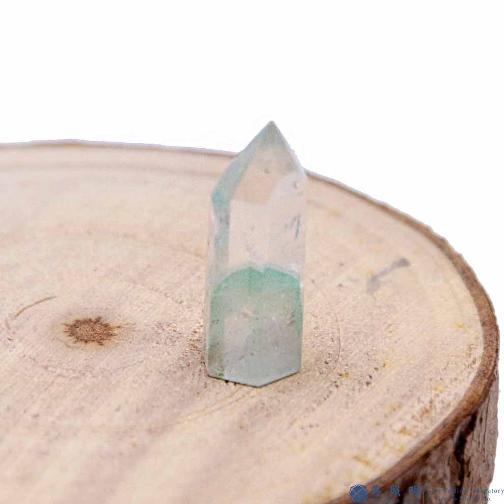 圖示-翠幽靈水晶(Emerald Green Phantom Quartz)