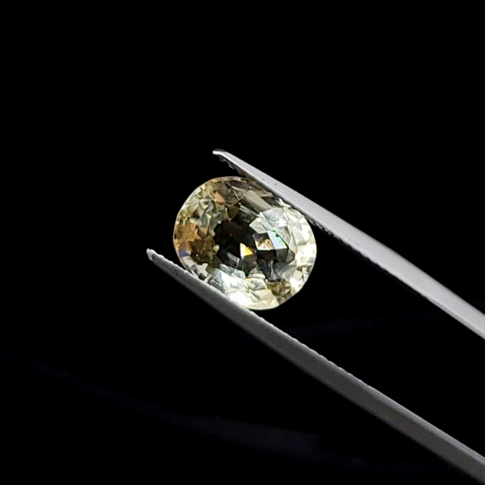 黃色方柱石(Scapolite)
