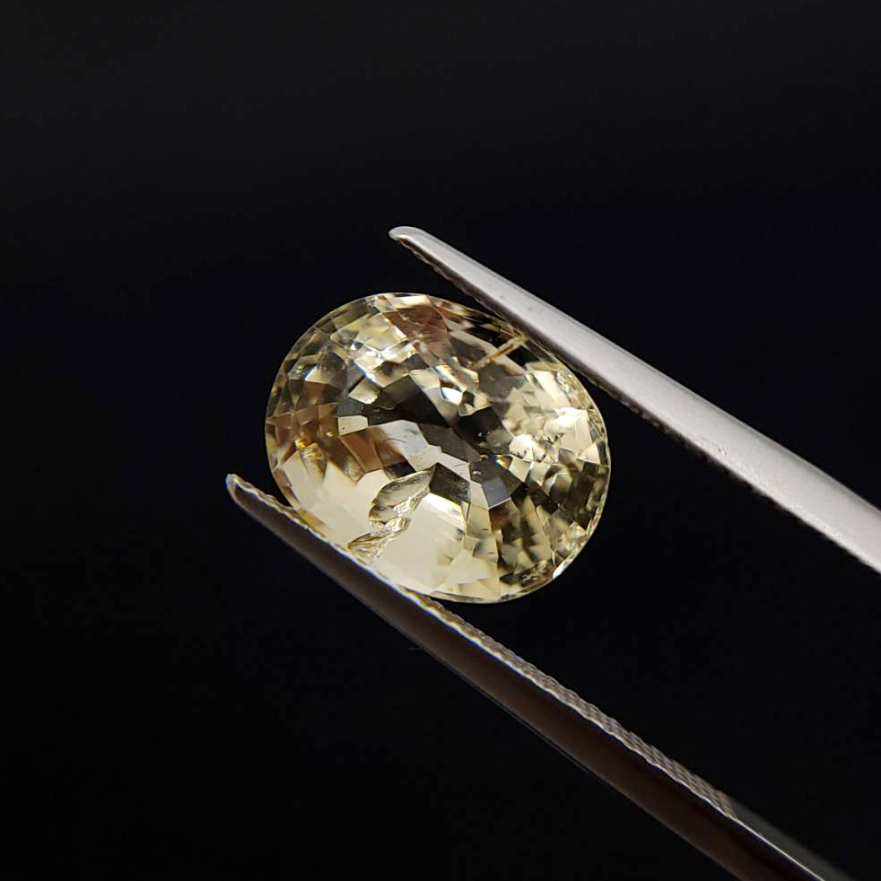 黃色方柱石(Scapolite)