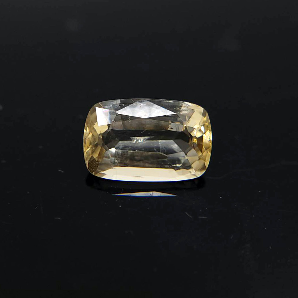 黃色方柱石(Scapolite)