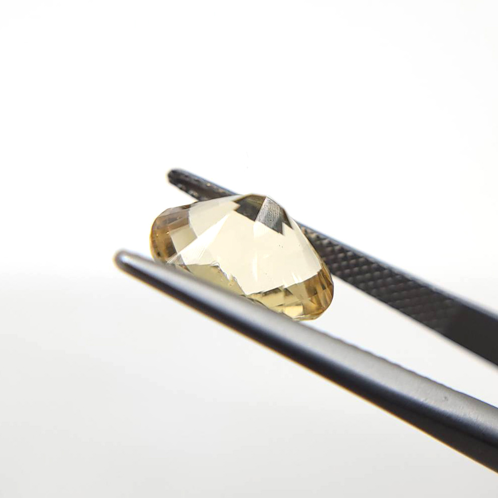 黃色方柱石(Scapolite)
