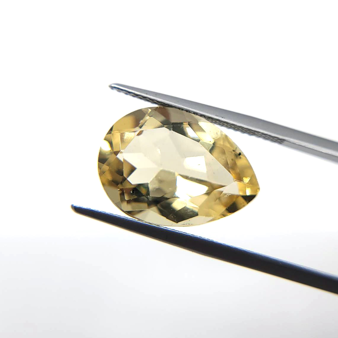 黃色方柱石(Scapolite)