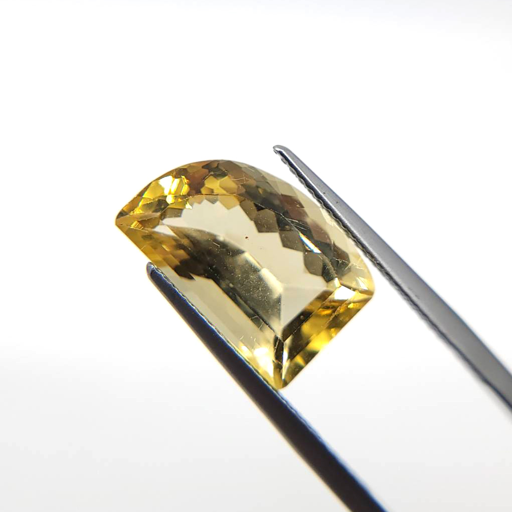 黃色方柱石(Scapolite)